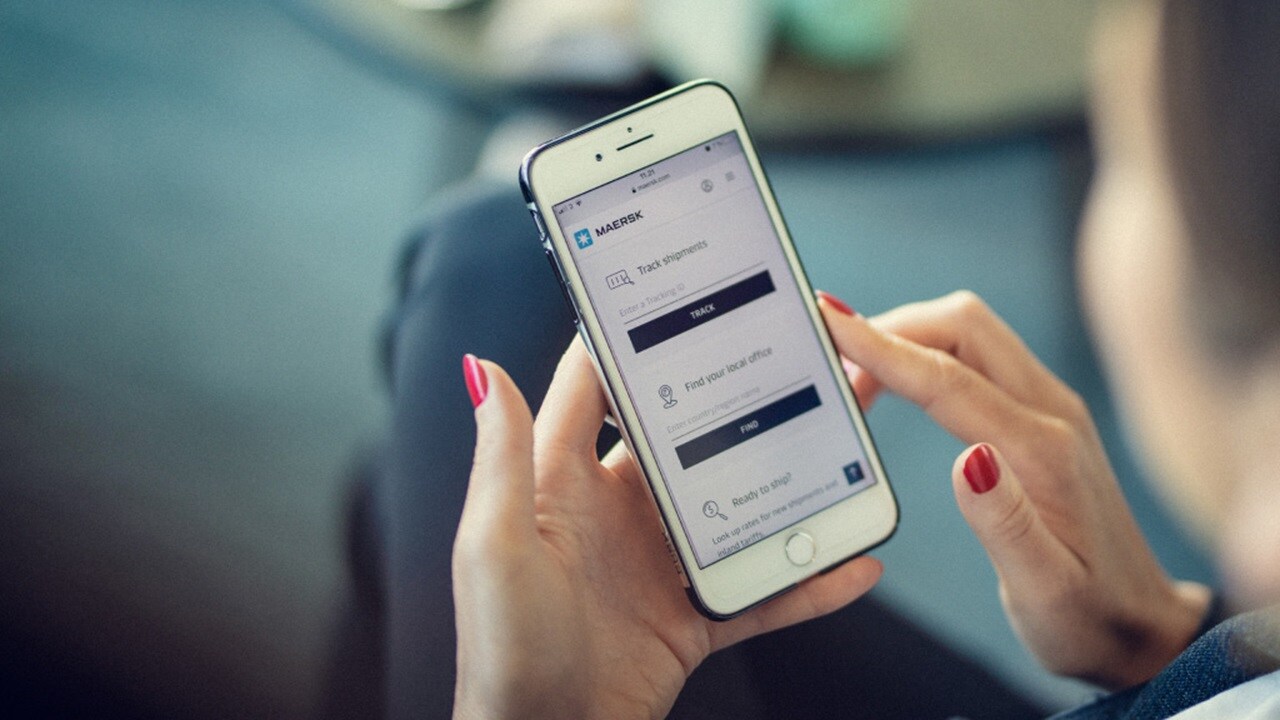 Browsing the Maersk Homepage on phone