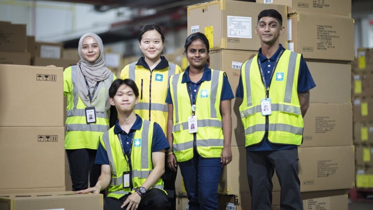 Employess at warhouse