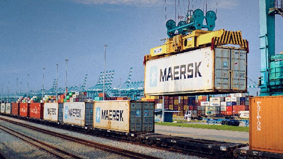 Lifting the containers