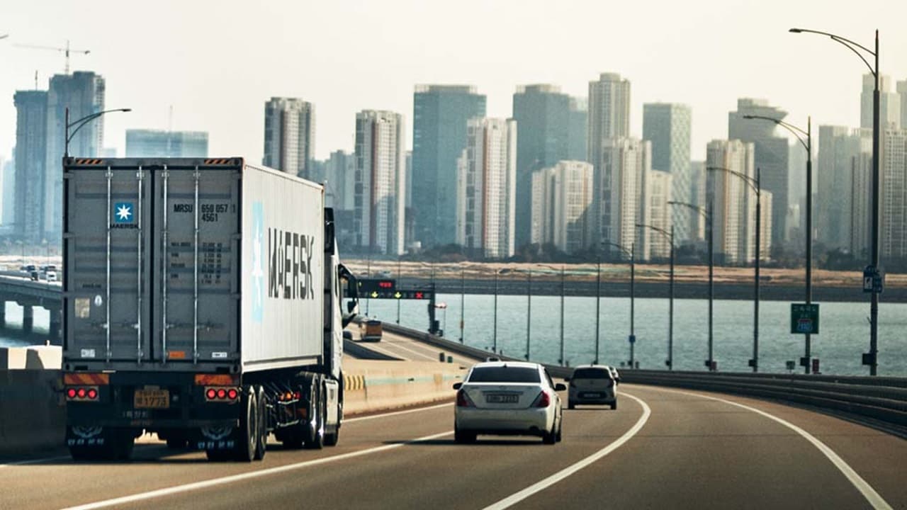 Moving Maersk tuck on road