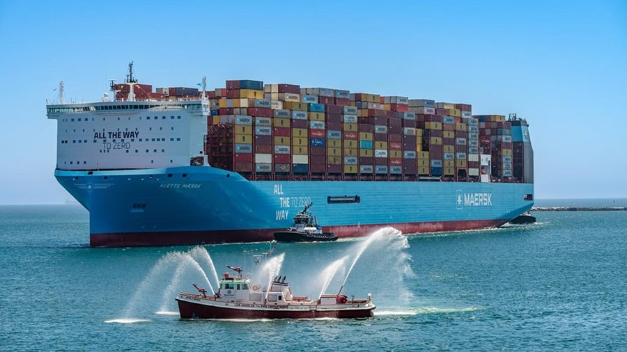 Feeder vessel Maersk at sea