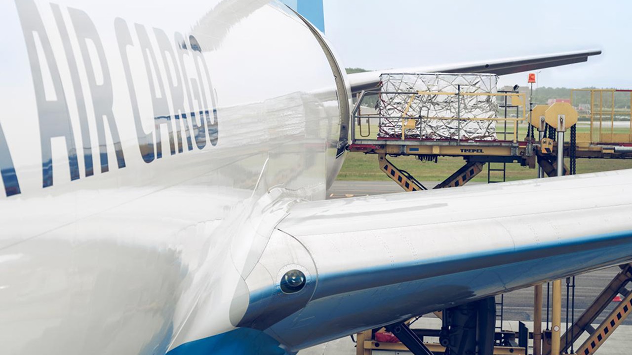 Cargo being loaded onto a Maersk Air Freight plane