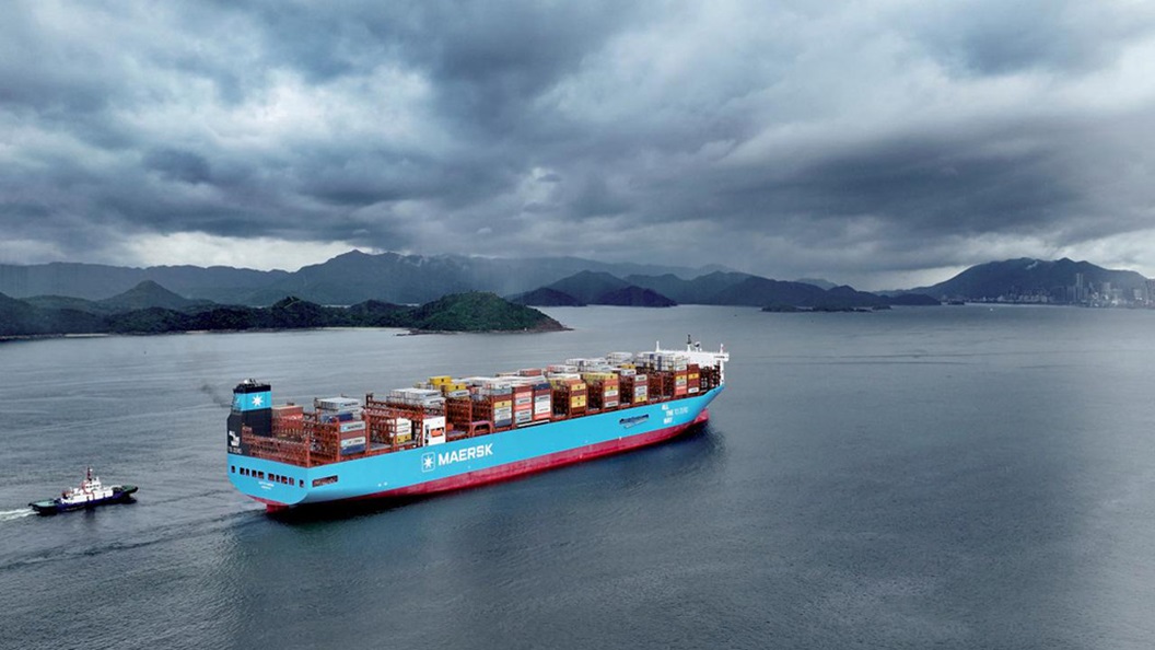 alette-maersk-vessel-en-route-between-asia-and-europe_1024x576