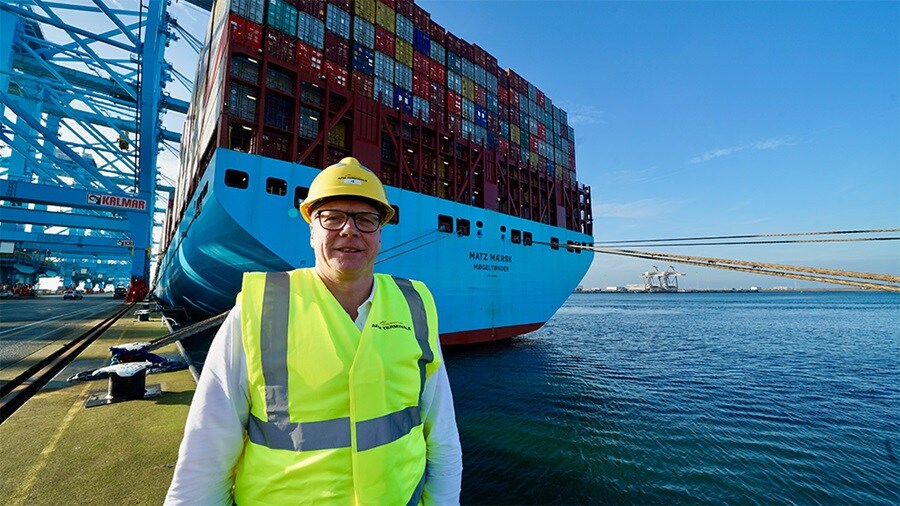 Mats Samuelsson, Senior Vice President of Global Logistics at H&M standing in front of a Maersk vessel.