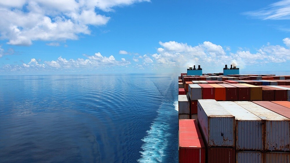 马士基船舶在海上航行